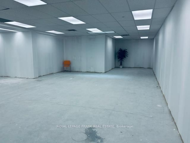 114 Dundas Street E, Unit 204 - Photo 6