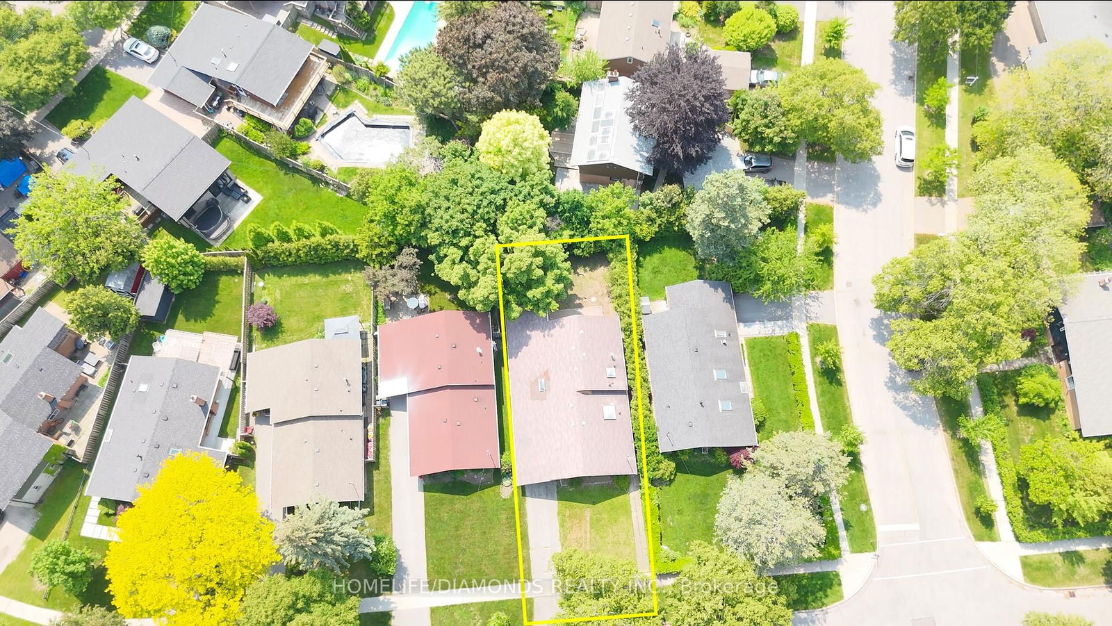 Detached House for sale at 12 Munson Crescent, Toronto, Bendale, M1P 3M7 - MLS: E12190005