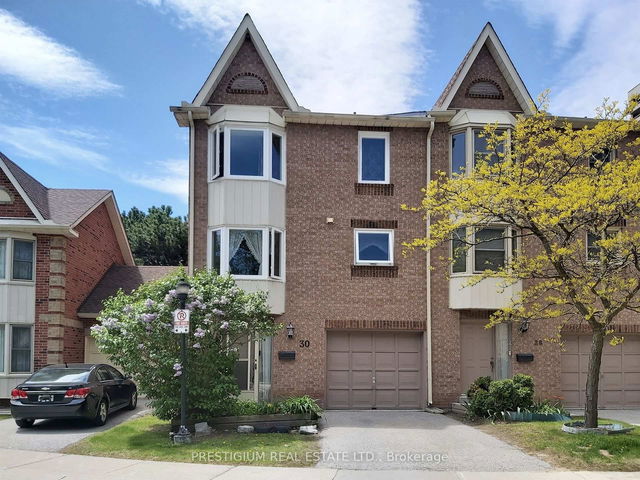 30 - 25 Cardwell Avenue