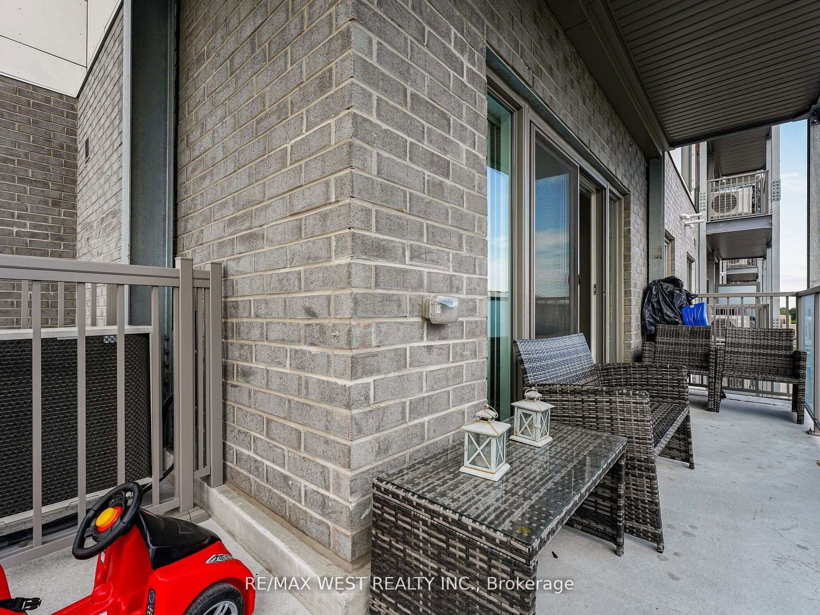 Listing Image 17