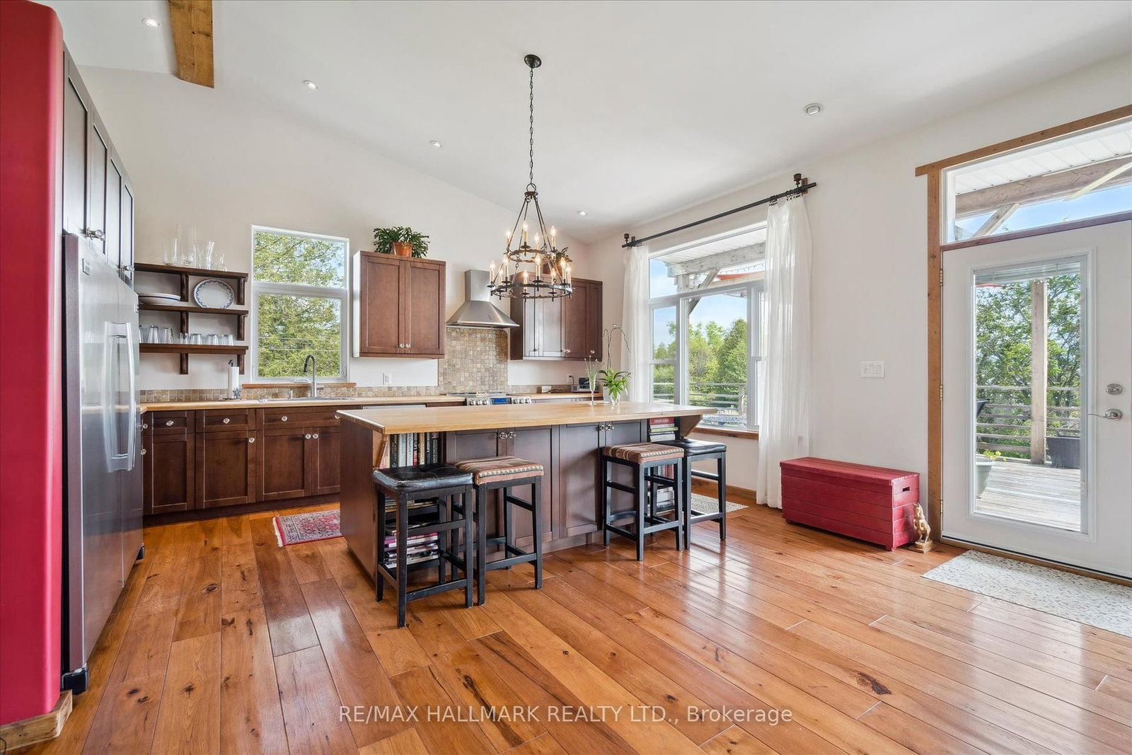 Listing Image 8