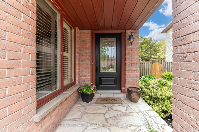 16 Greybeaver Trail