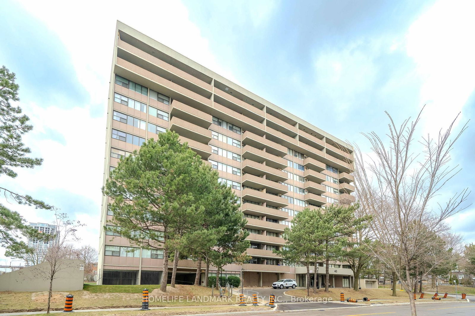 Condo for sale at 902-40 Bay Mills Boulevard, Toronto, Tam O'Shanter-Sullivan, M1T 3P5 - MLS: E12191119