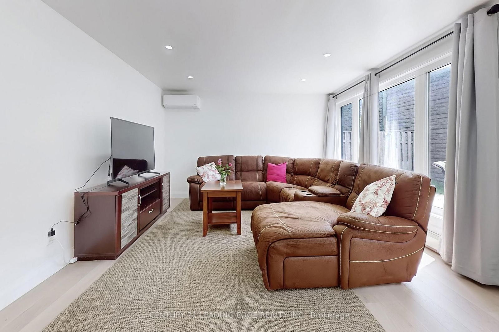 Detached House for sale at 20 Bypass Court, Toronto, Tam O'Shanter-Sullivan, M1T 1L1 - MLS: E12191332