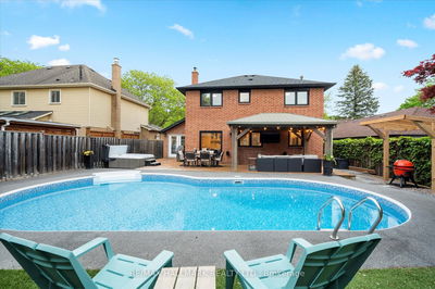5 Bateman Crt, Whitby - Lynde Creek image-0-3