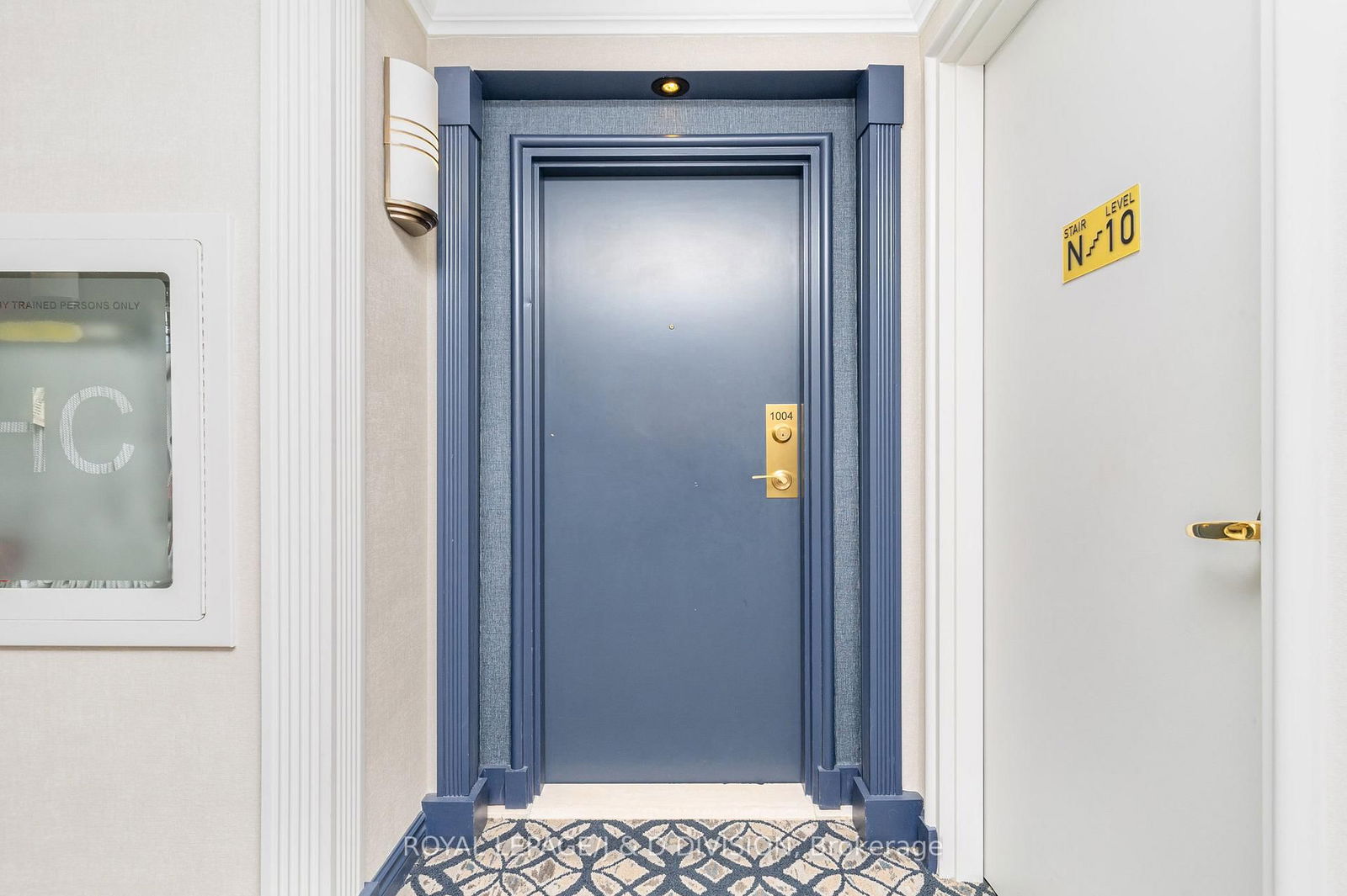 Listing Image 0