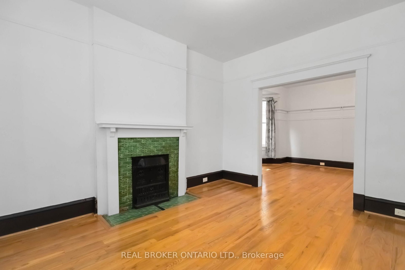 Listing Image 16