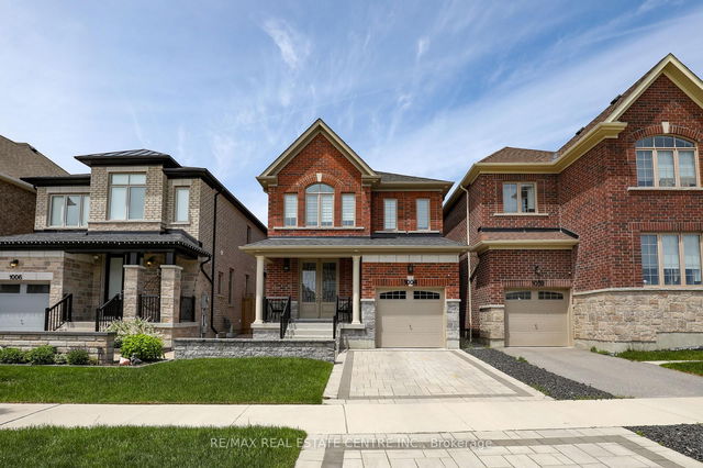 1004 Kingpeak Crescent