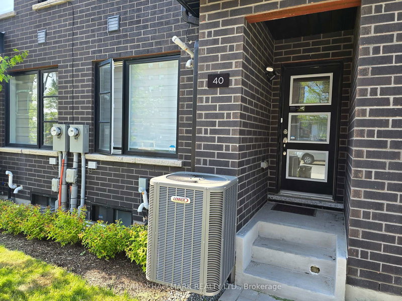 1rst Floor - 40 Akil Thomas Gdns, Toronto, M1P 3C1 | Image 2