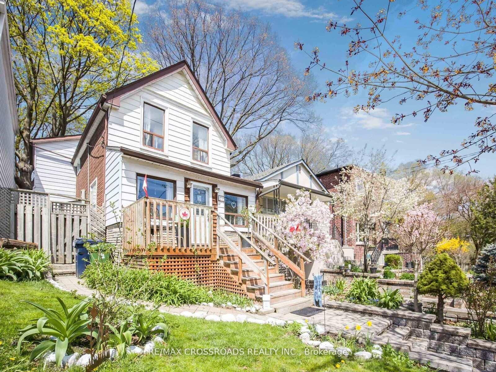 Detached House for sale at 22 Ivy Avenue, Toronto, South Riverdale, M4L 2H7 - MLS: E12193081