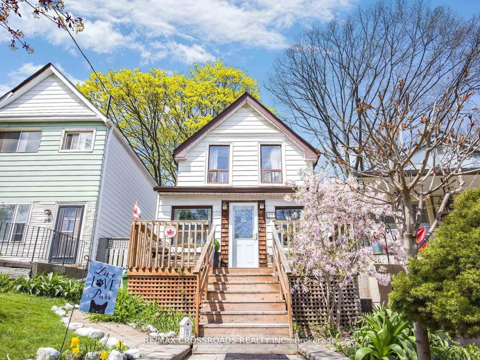 Detached House for sale at 22 Ivy Avenue, Toronto, South Riverdale, M4L 2H7 - MLS: E12193081