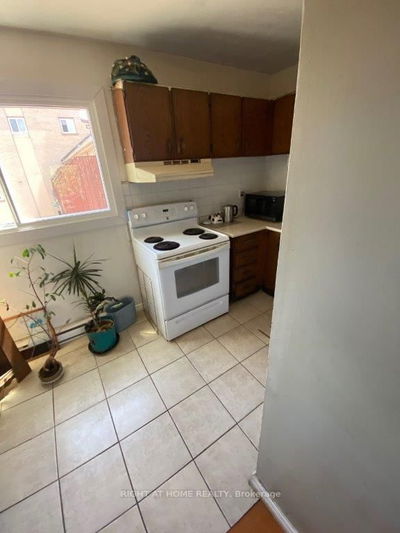 Unit 5 — 1209 Queen St, Toronto - South Riverdale image-0-1