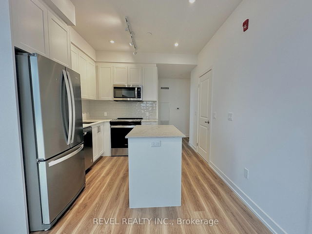 504 - 1010 Dundas Street E