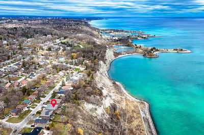 63 Fishleigh Dr, Toronto - Birchcliffe-Cliffside image-0-1