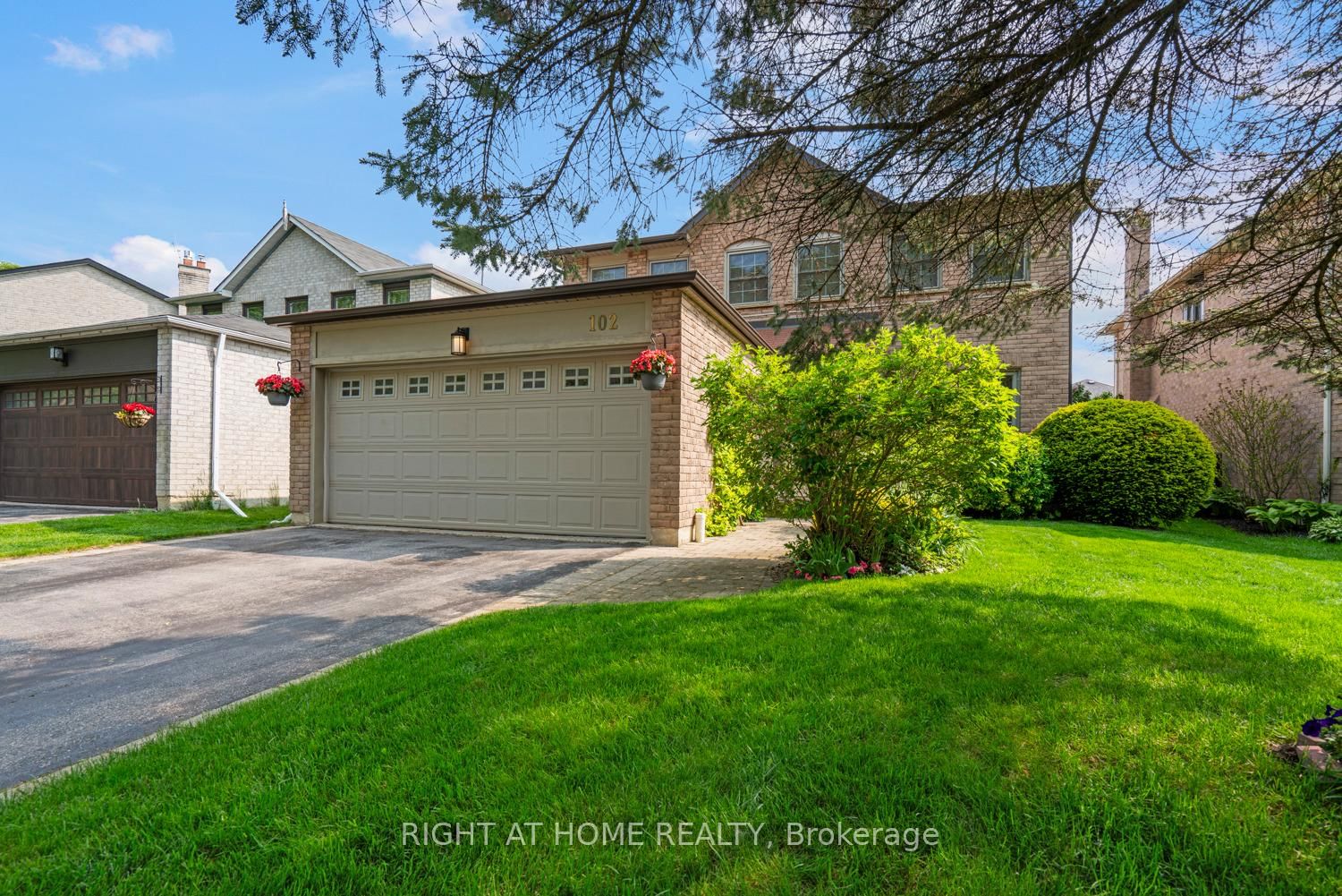 Detached House for sale at 102 Greybeaver Trail, Toronto, Rouge E10, M1C 4V3 - MLS: E12194182