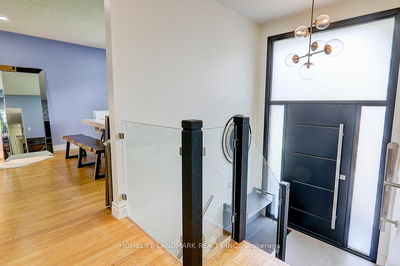 60 Highcastle Rd, Toronto - Morningside image-0-3