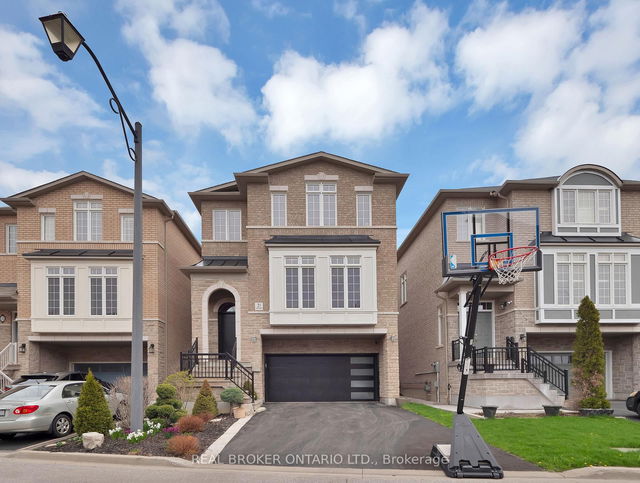 31 Mastwood Crescent