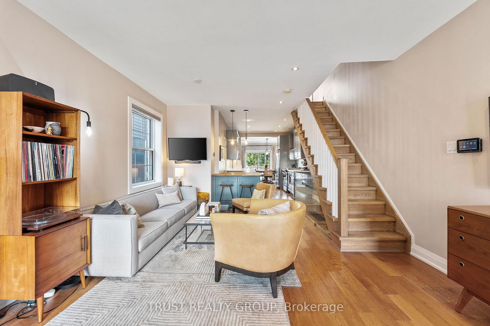 Detached House for sale at 262 Queensdale Avenue, Toronto, Danforth Village-East York, M4C 2B2 - MLS: E12194941