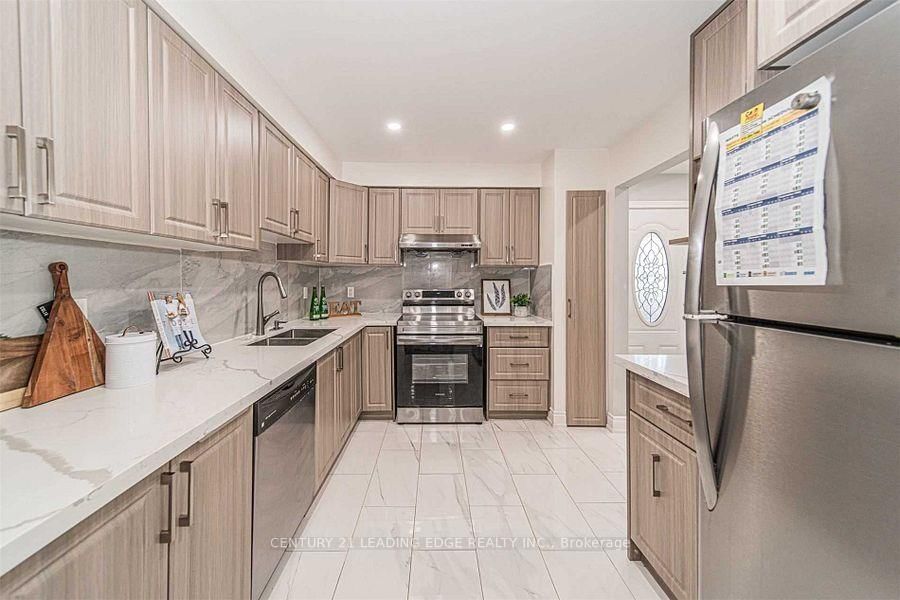 Detached House for sale at 18 Tambrook Drive, Toronto, L'Amoreaux, M1W 3L9 - MLS: E12194961