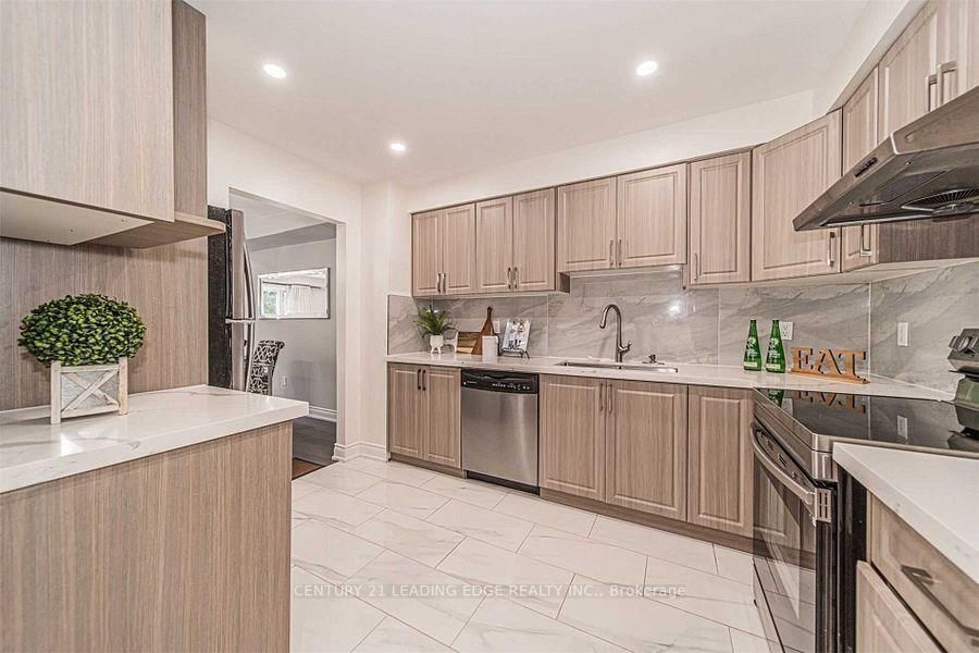 Detached House for sale at 18 Tambrook Drive, Toronto, L'Amoreaux, M1W 3L9 - MLS: E12194961