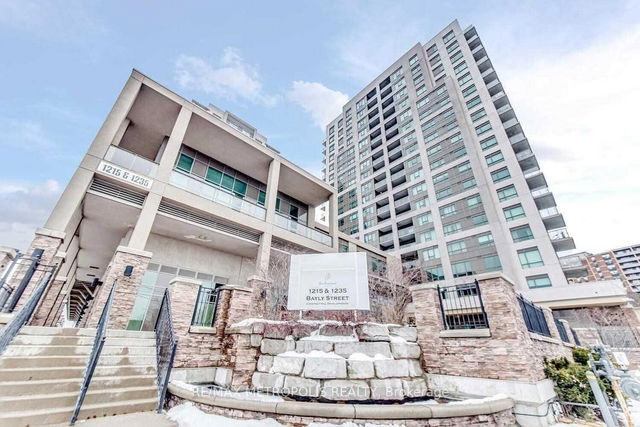 1613 - 1235 Bayly Street