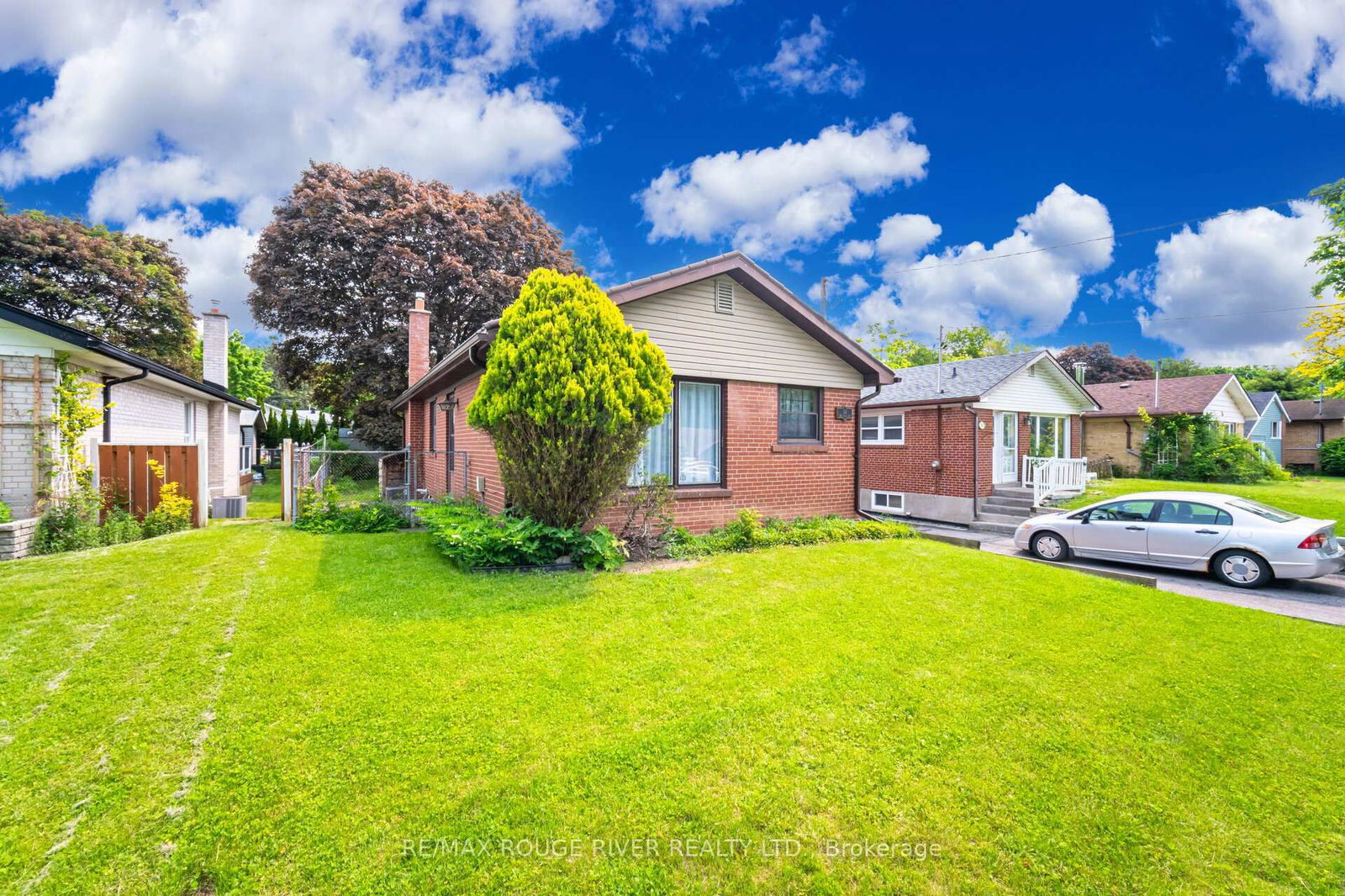 Detached House for sale at 32 Bow Valley Drive, Toronto, Morningside, M1G 3J6 - MLS: E12195014