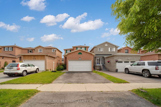 1632 Fairfield Crescent