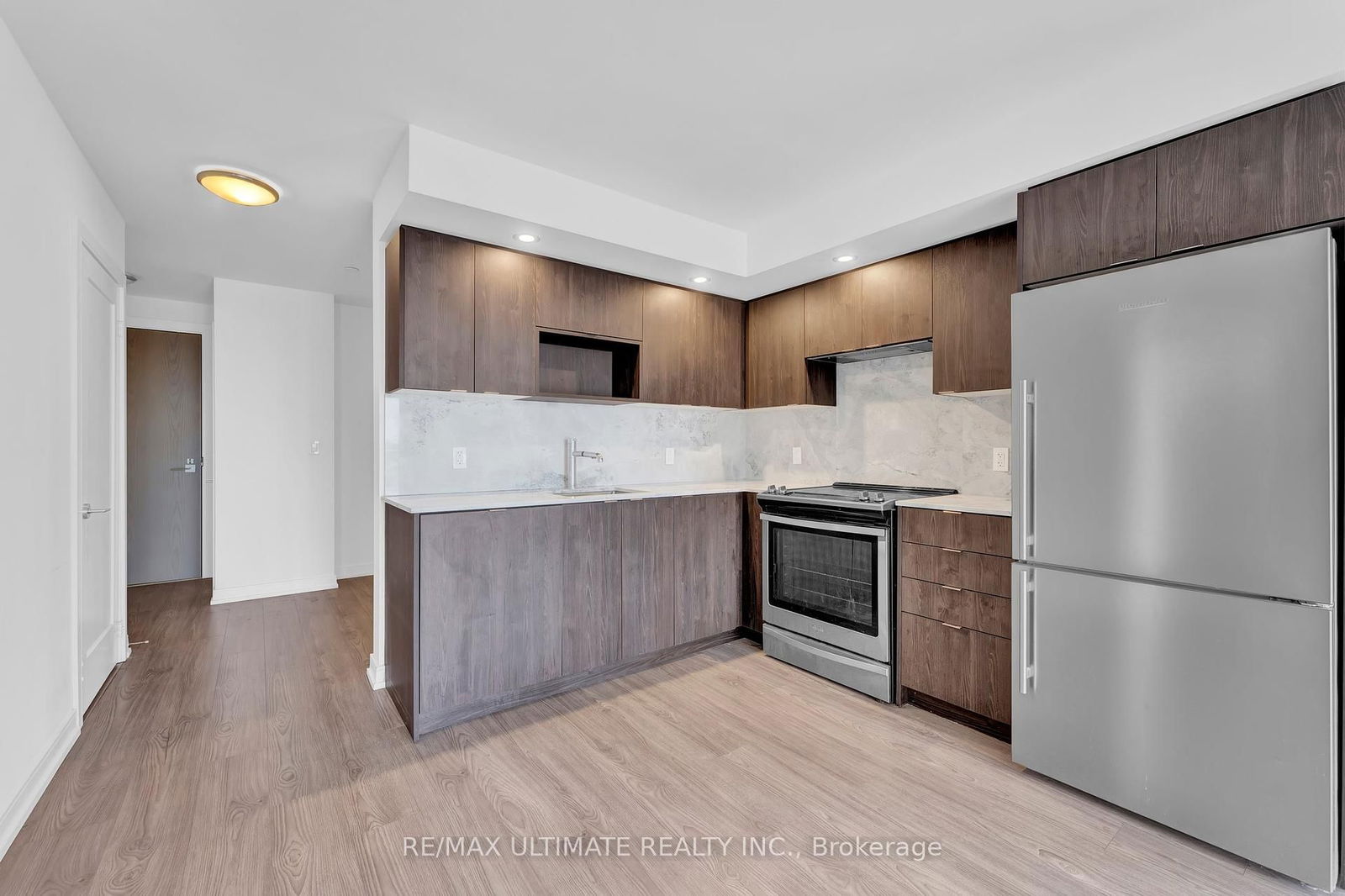 Condo for sale at 1006-225 Village Green Square, Toronto, Agincourt South-Malvern West, M1S 0N4 - MLS: E12195835