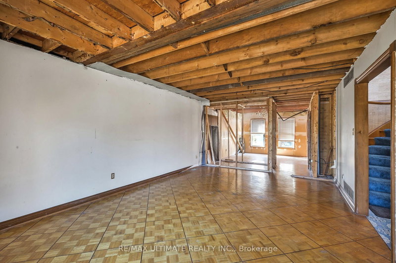 1010 Ritson Rd N, Oshawa, L1G 6Z5 | Image 2