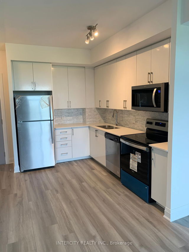 203 - 3220 Sheppard Avenue