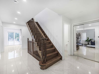 380 Delaney Dr, Ajax - Central image-0-4