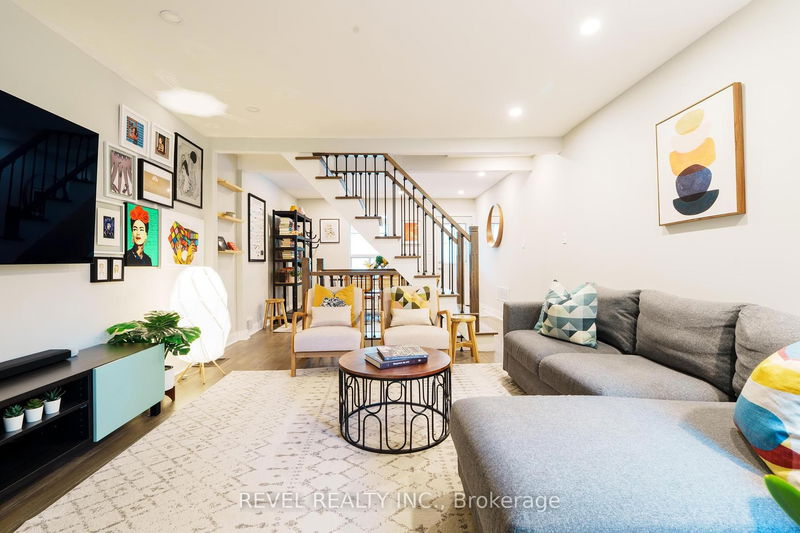 15 Winston Ave, Toronto - Birchcliffe-Cliffside image-0-0