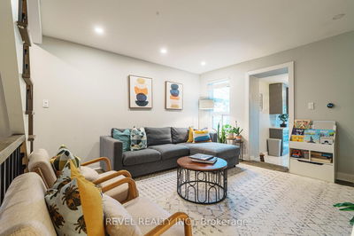 15 Winston Ave, Toronto - Birchcliffe-Cliffside image-0-4