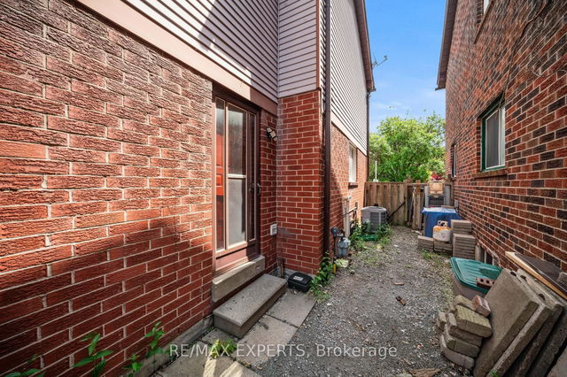 66 Carl Crescent