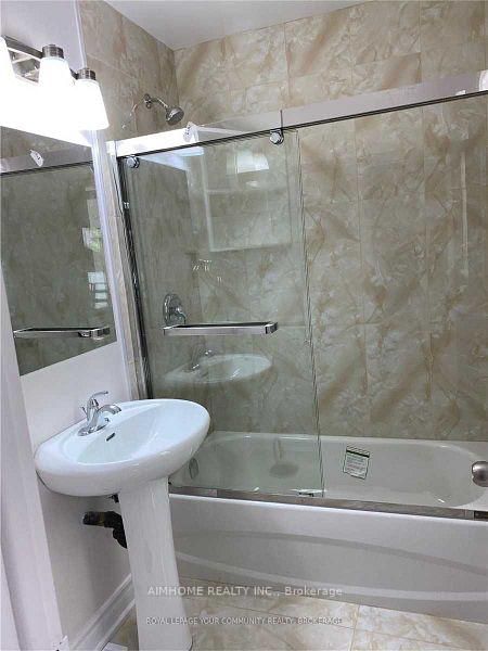Detached House for sale at 18 Ilfracombe Crescent, Toronto, Wexford-Maryvale, M1R 3R8 - MLS: E12196860