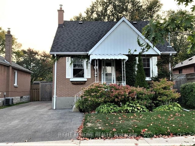 242 Cadillac Avenue S