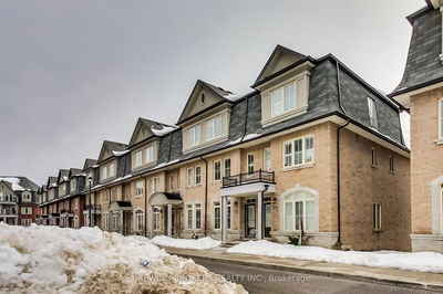 Unit 7 — 5 Eaton Park Lane, Toronto - L'Amoreaux image-0-2