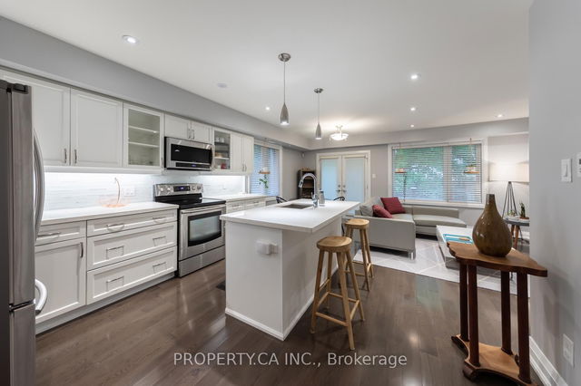 4 - 475 Woodbine Avenue