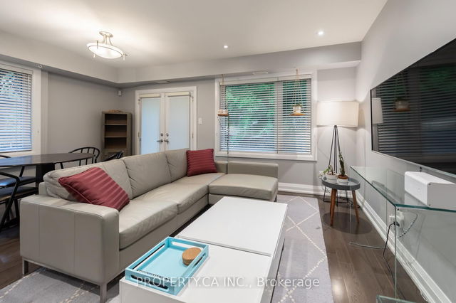 4 - 475 Woodbine Avenue