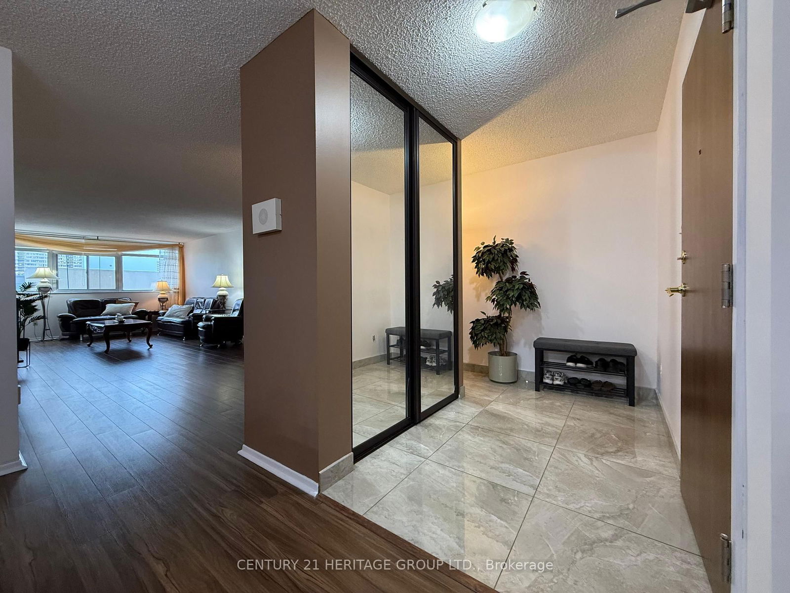 Condo for sale at 405-3151 Bridle Town Circle, Toronto, L'Amoreaux, M1W 2T1 - MLS: E12198116