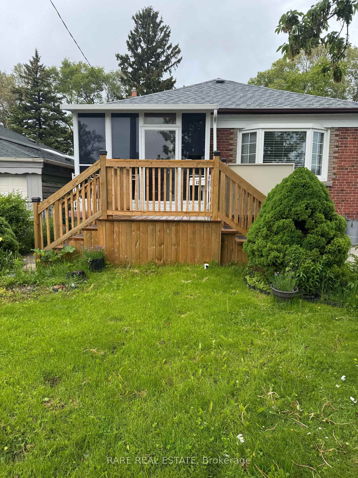 Detached House for sale at 32 Century Drive, Toronto, Kennedy Park, M1K 4J6 - MLS: E12198658