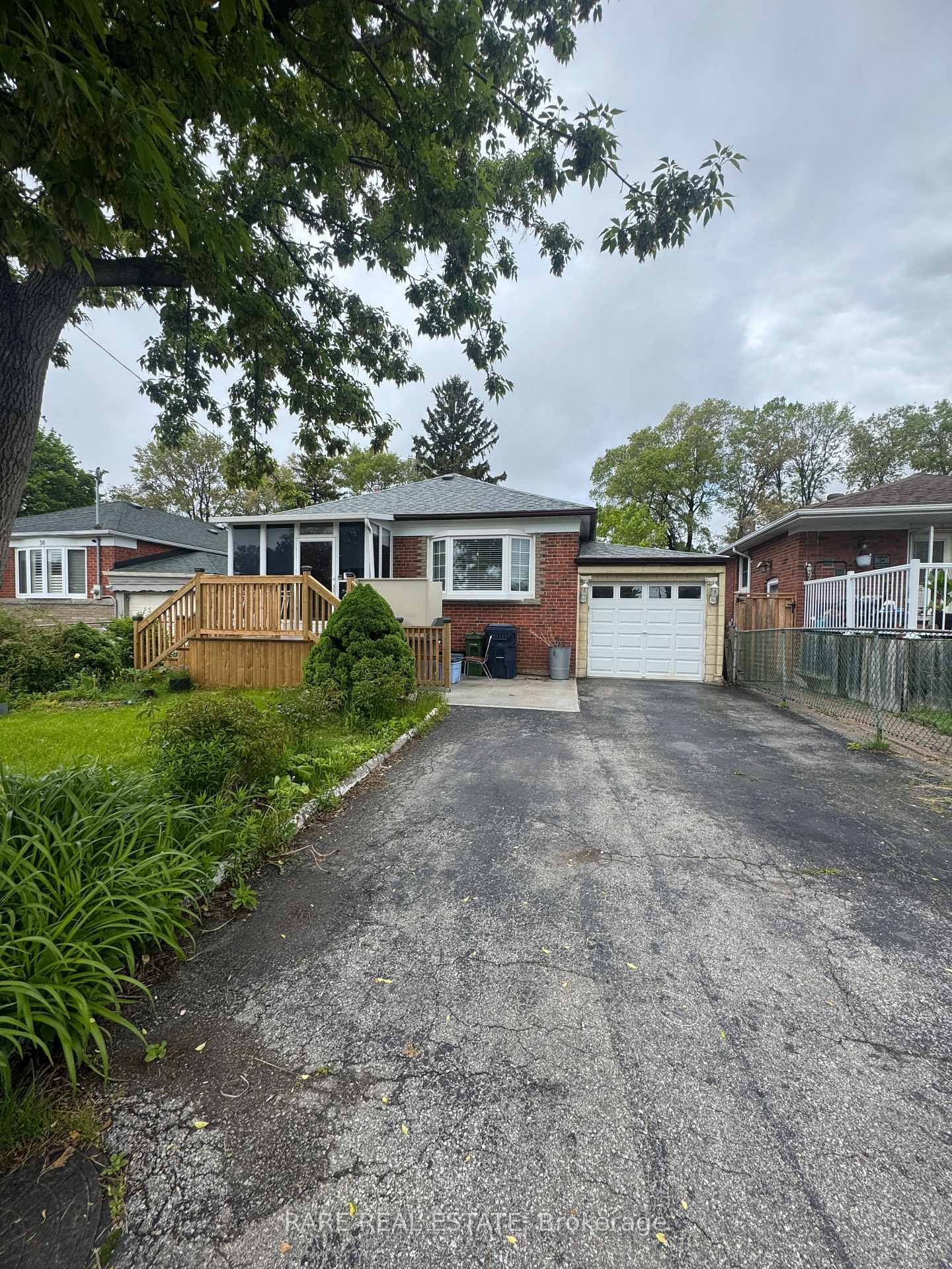 Detached House for sale at 32 Century Drive, Toronto, Kennedy Park, M1K 4J6 - MLS: E12198658