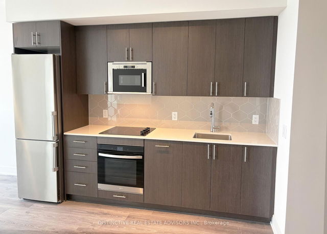 1912 - 2545 Simcoe Street