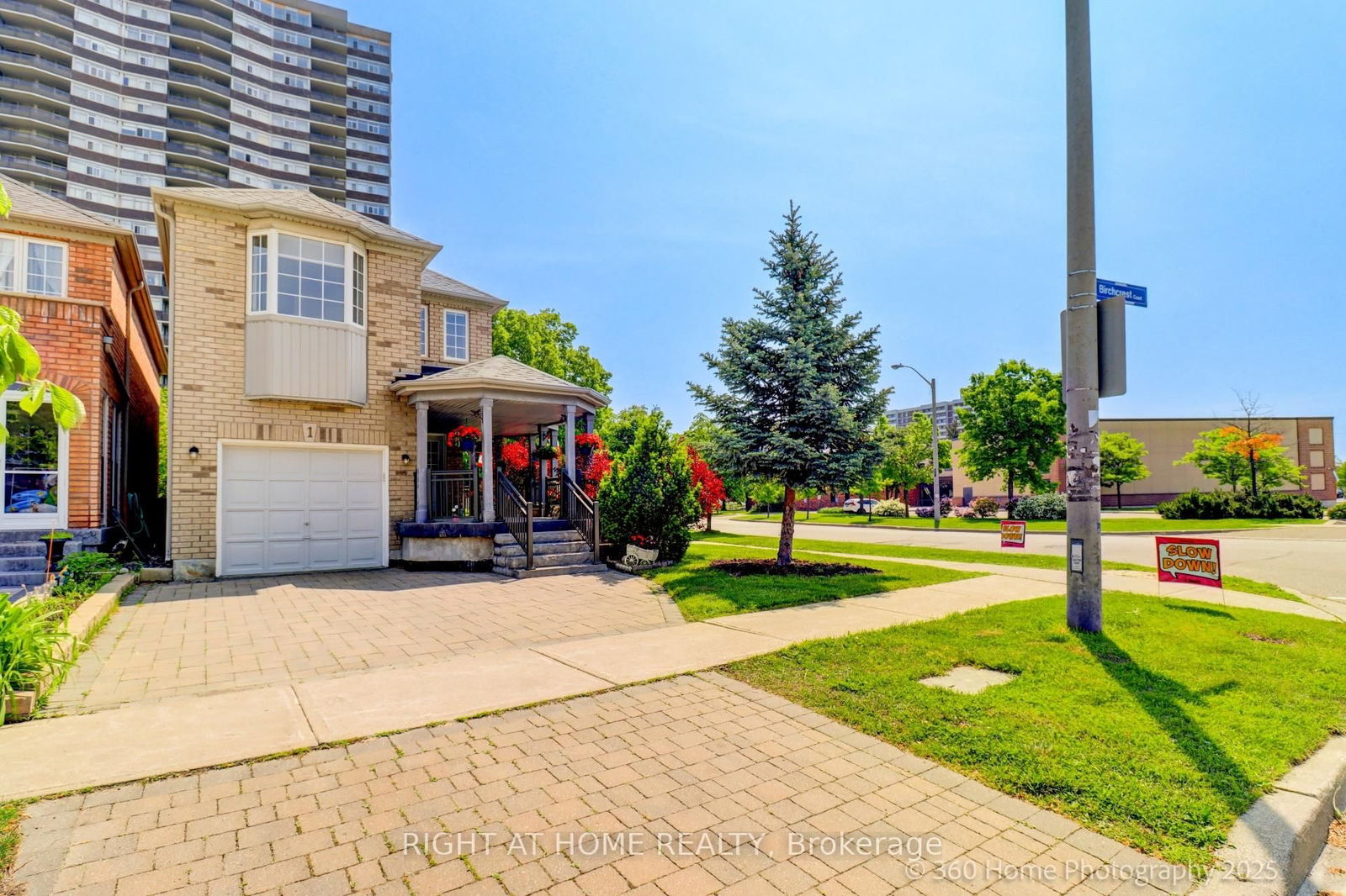 Detached House for sale at 1 Birchcrest Court, Toronto, L'Amoreaux, M1W 4A4 - MLS: E12199540