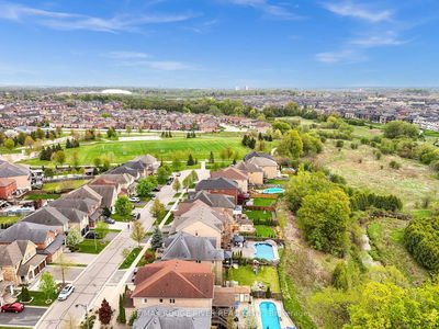 8 St Philip Crt, Whitby - Williamsburg image-0-1