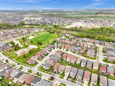 8 St Philip Crt, Whitby - Williamsburg image-0-4
