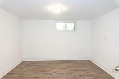 27 Churchill Ave, Whitby - Rural Whitby image-0-3