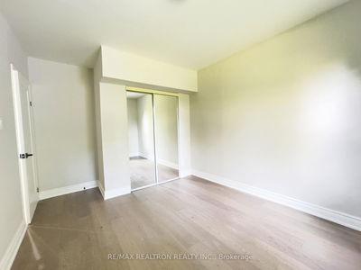 27 Churchill Ave, Whitby - Rural Whitby image-0-4