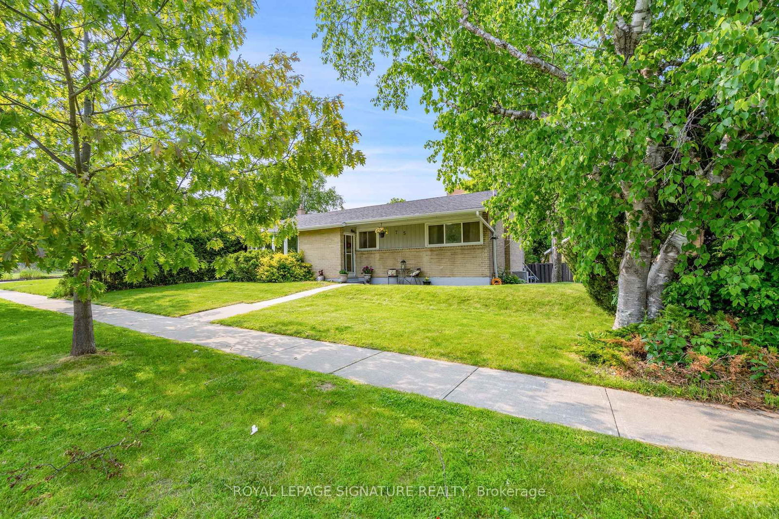 Detached House for sale at 75 Samson Crescent, Toronto, Woburn, M1G 1N2 - MLS: E12199966