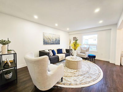 56 Catkins Cres, Whitby - Taunton North image-0-4